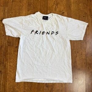 vintage early 2000s NBC Experience Store nyc embroidered Friends t-shirt w/ flaw